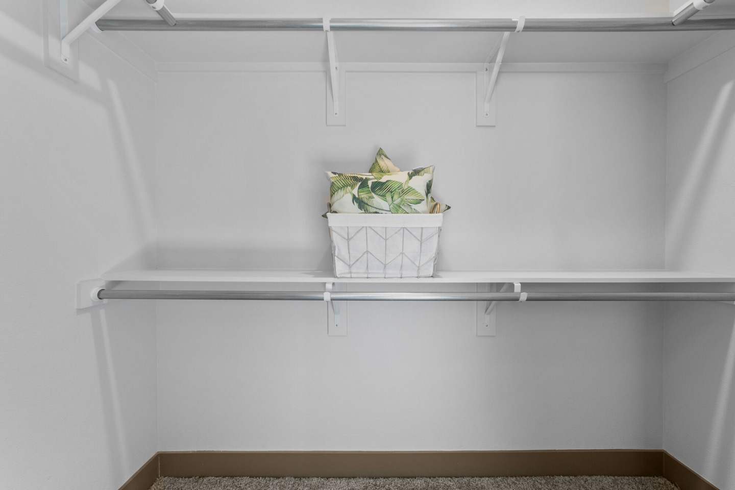 Deer Park Apartments Image 12