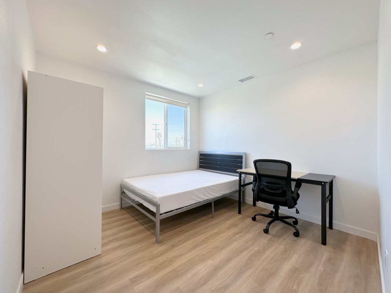 1654 W 35th Street - Co-Living Housing Image 48