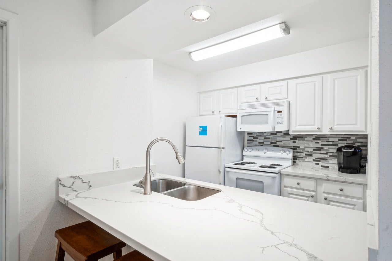 Brandon Oaks Apartments Image 33