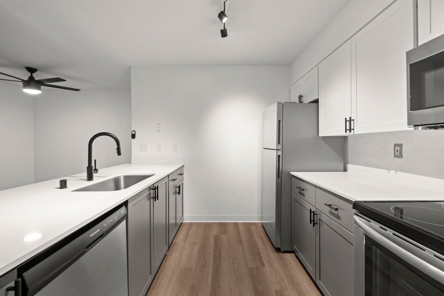 Larkspur Place Image 12