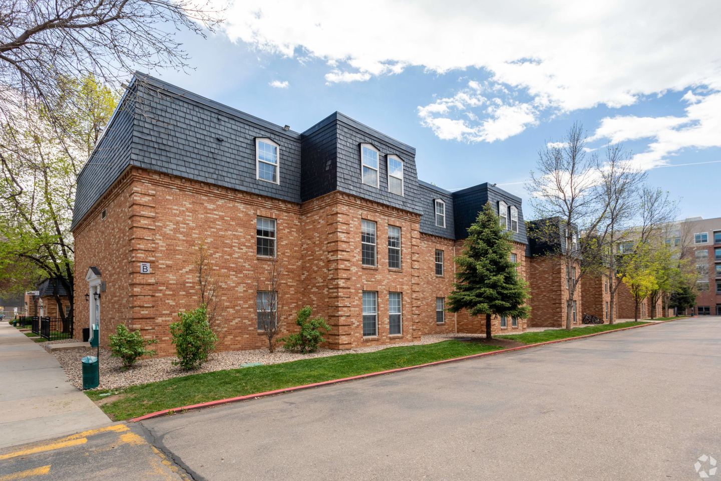 Eleven13 Apartments and Townhomes - Student Housing Image 24