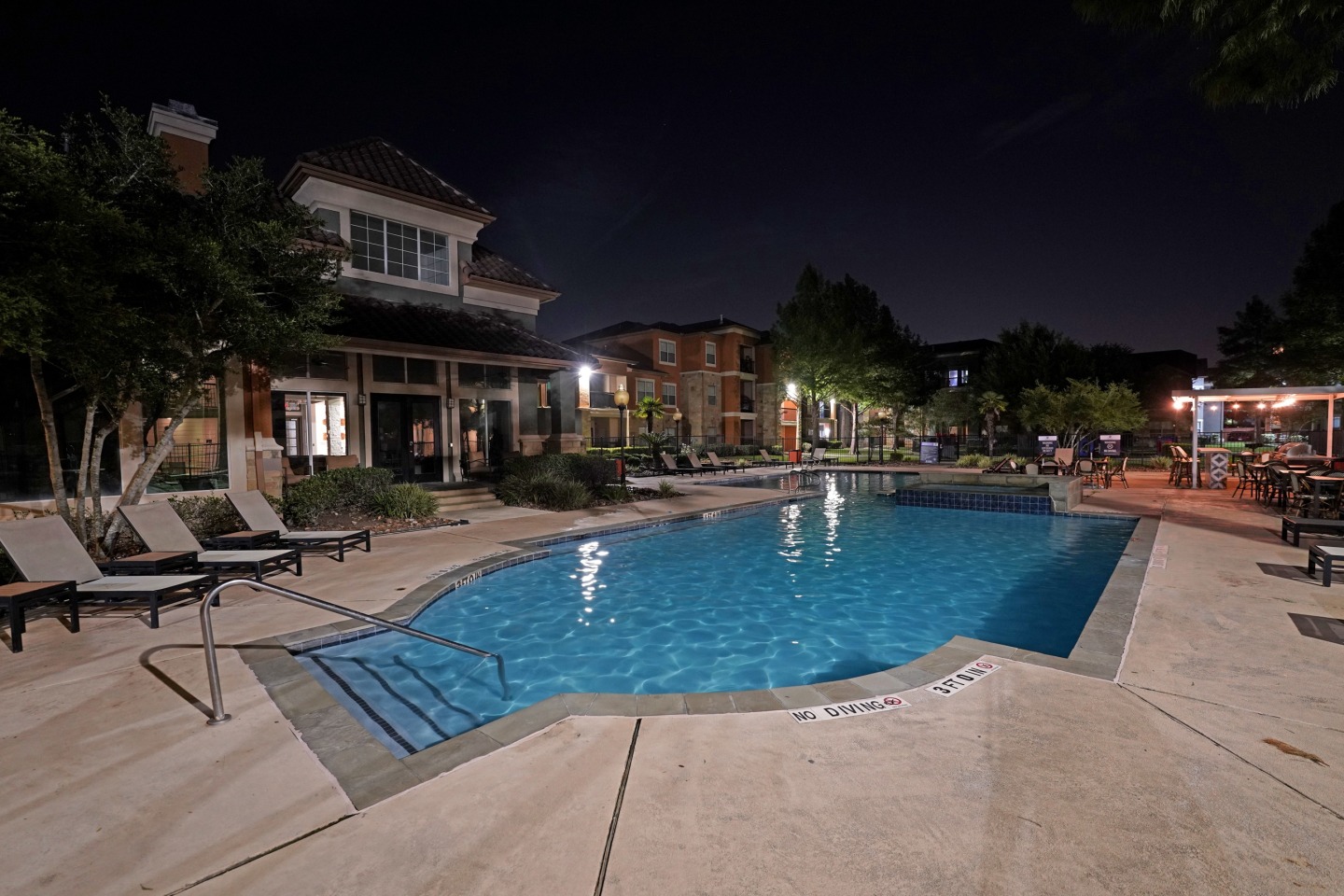 Residences at  Riverpark West Image 42