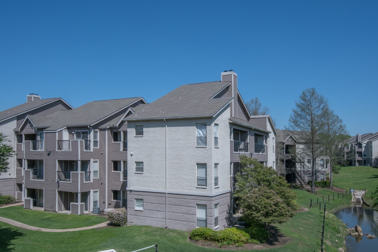 The Lakes at Renaissance Park Apartments Image 2