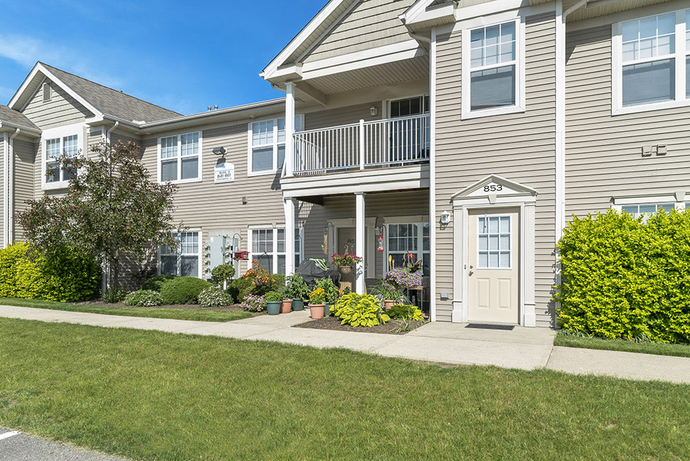 Cobblestone Court Apartments Image 18