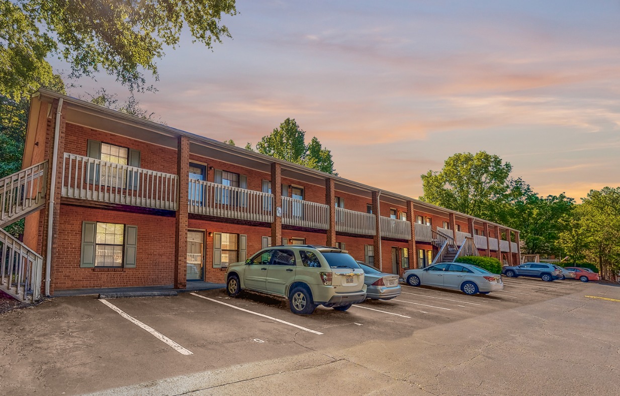 Lindsey Manor Apartments Image 9