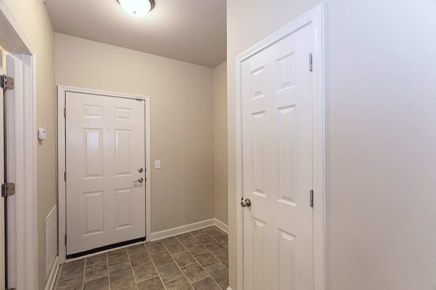 The Astoria Apartment Homes Image 9