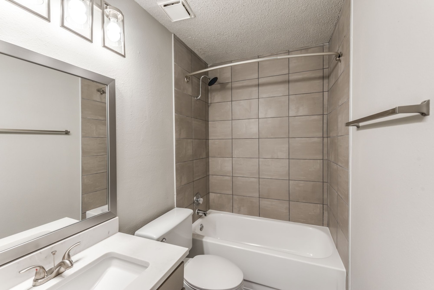 The Parkside Apartments Image 12