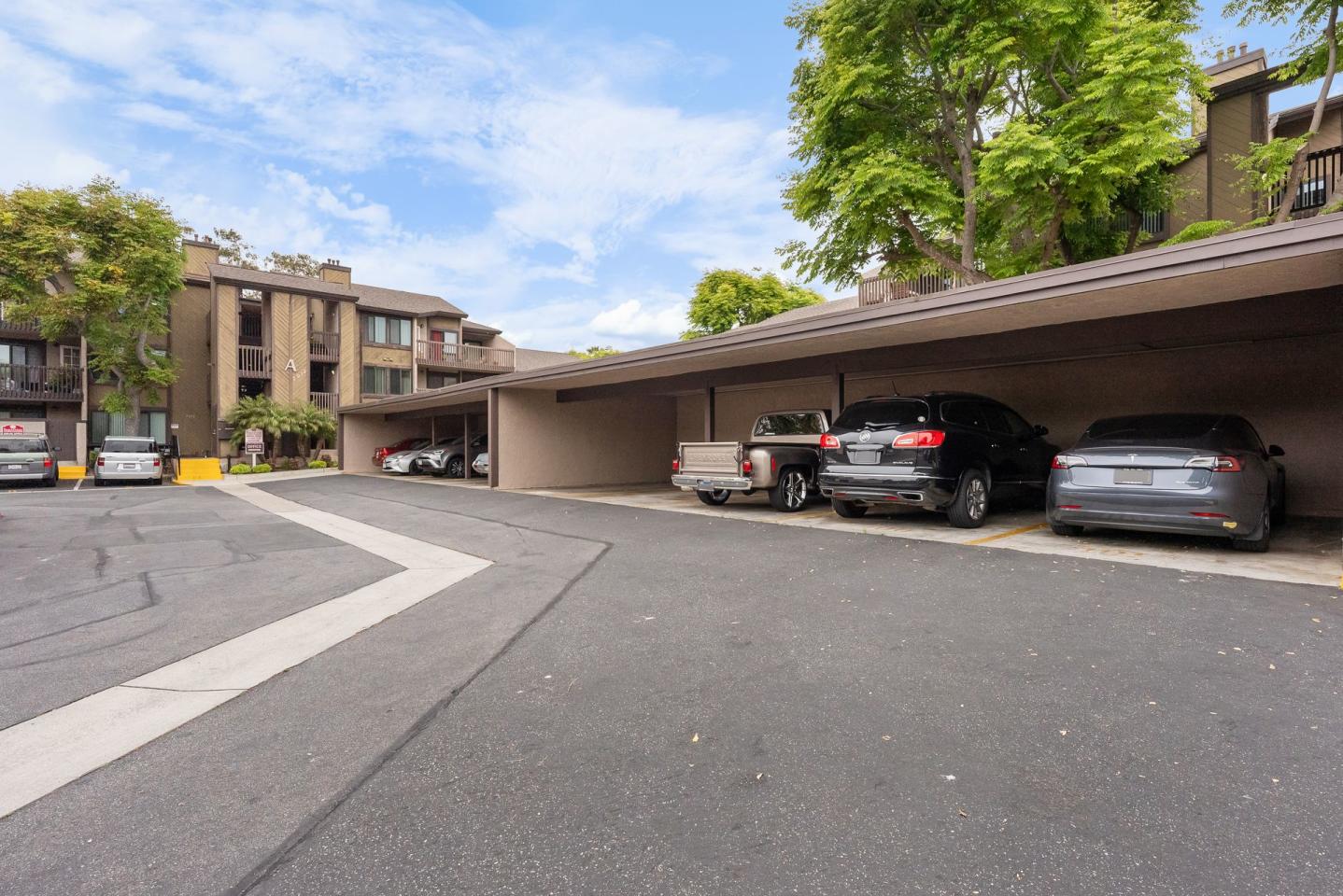 Beachpoint Apartments Image 24