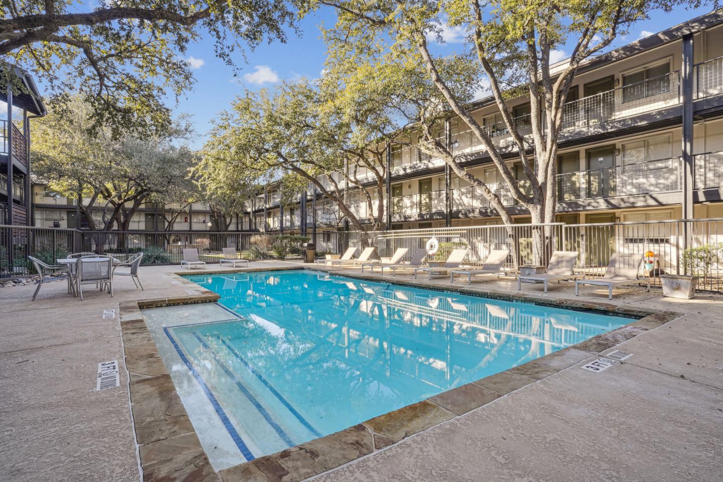Riverfalls at Bellmar Image 14