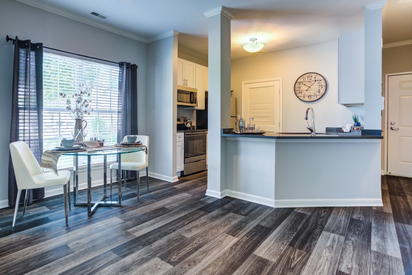 Dwell At Naperville Image 2