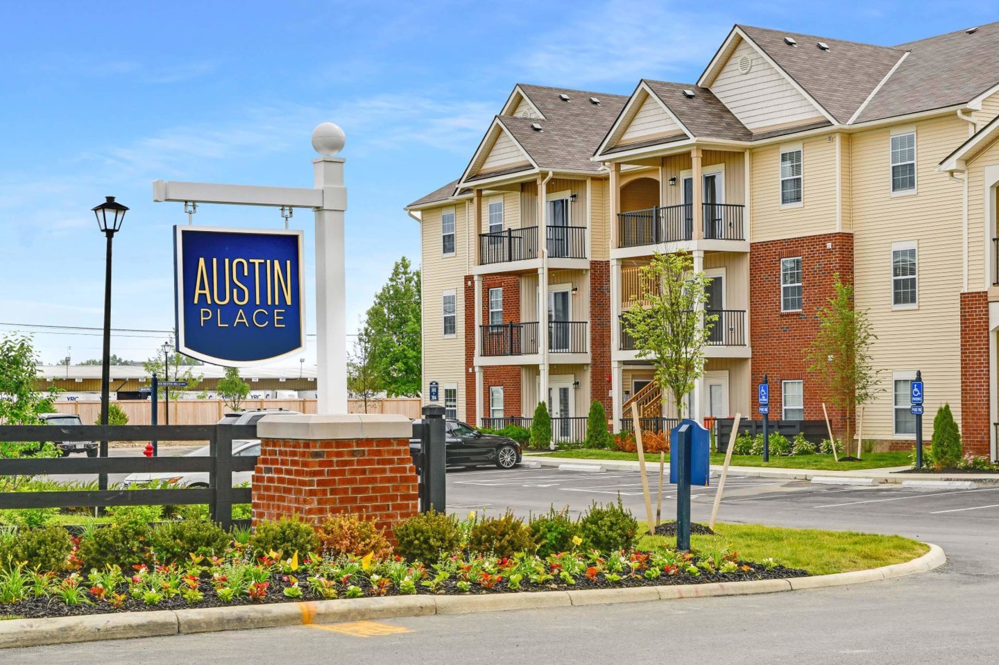 Austin Place Apartments Image 32