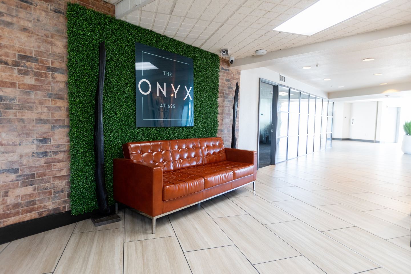 Onyx at 695 Image 8