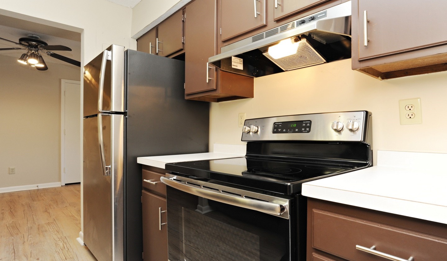 Waterford Village Apartments Image 7