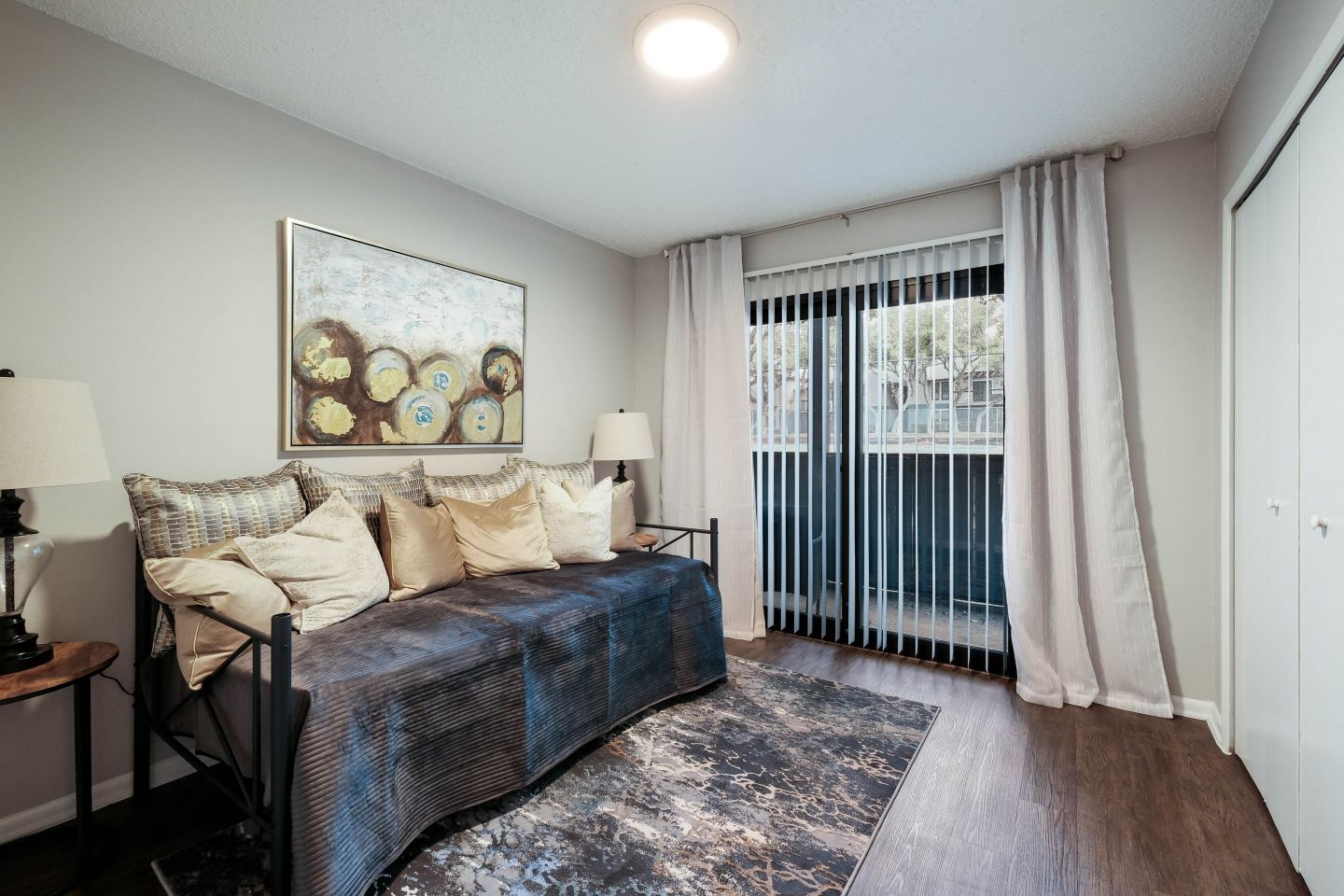 Seville Apartments Image 20