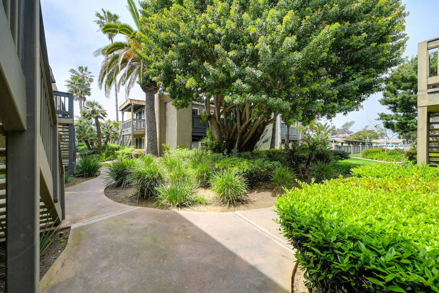 Coast Village Apartment Homes Image 9