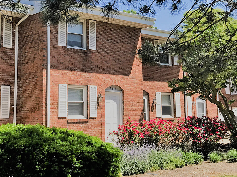 Arbors at Eastland Image 8