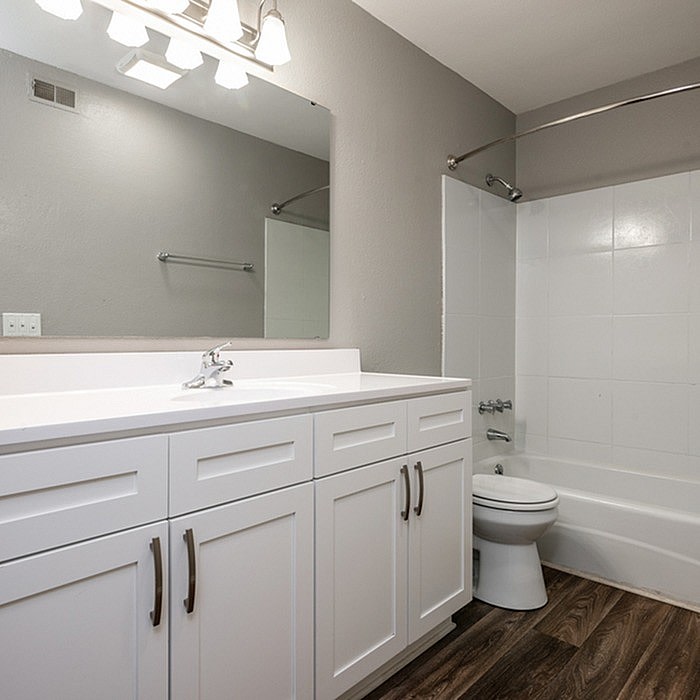 Central Pointe Apartment Homes Image 8
