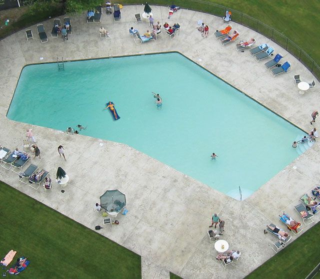 Country Club Towers Image 5