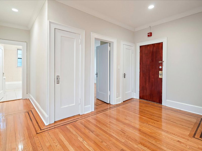 Worthington House Apartments Image 26