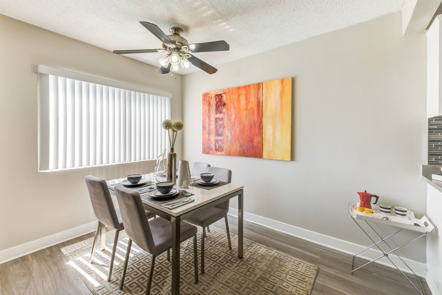 Emerald Hills Apartment Homes Image 16