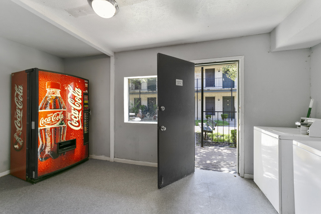 Belleview Apartments Image 9