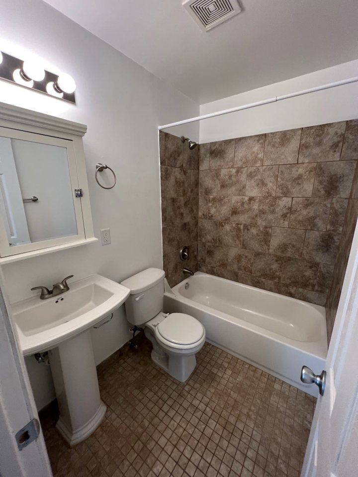 2424 4th Ave Image 8