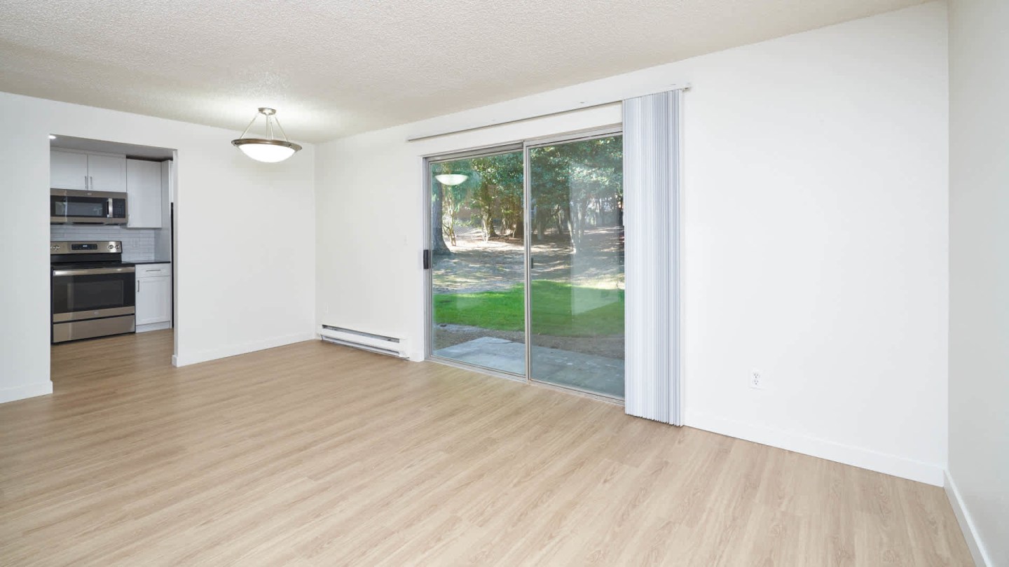 Redmond Court Image 6