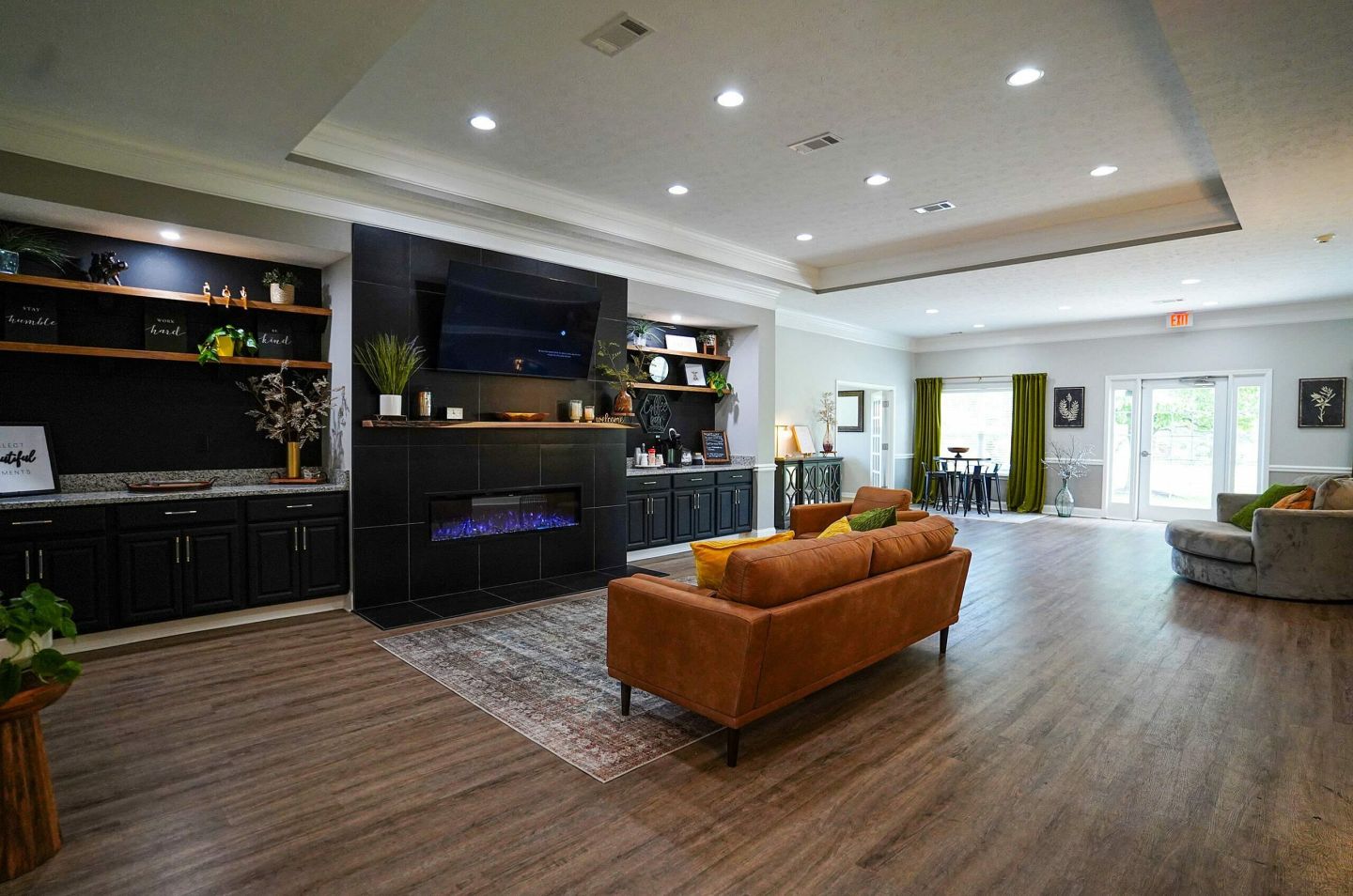Gateway Crossing Apartment Homes Image 7