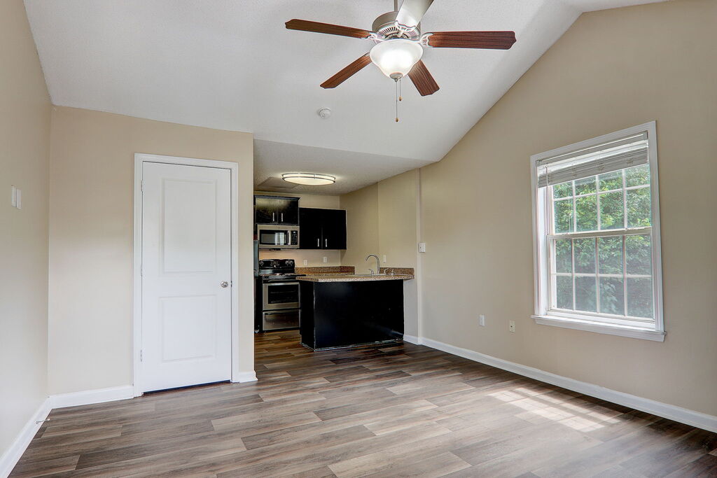 The Grove Apartments Image 25