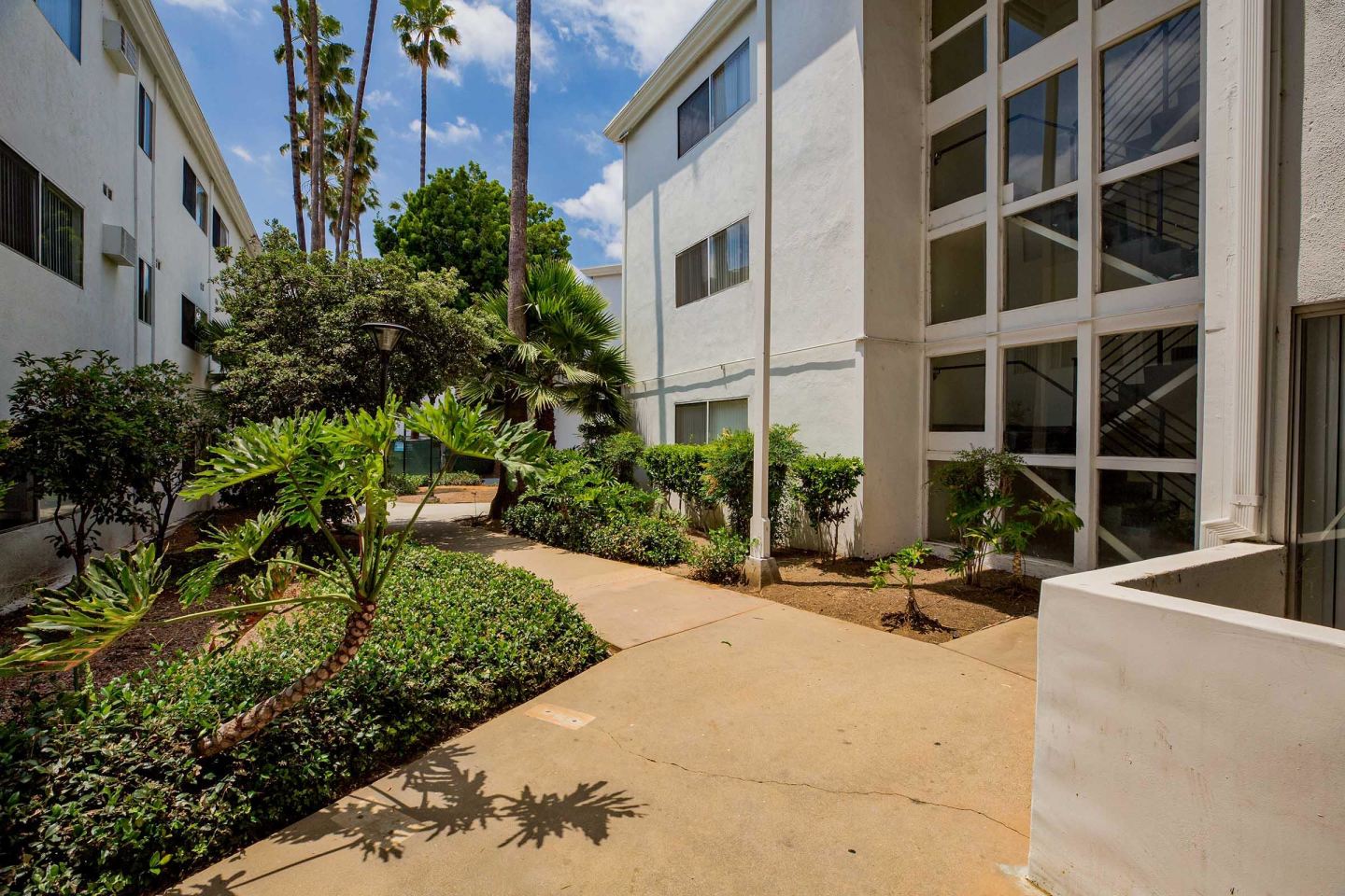 Summerview Beach Resort Luxury Apartments Image 9