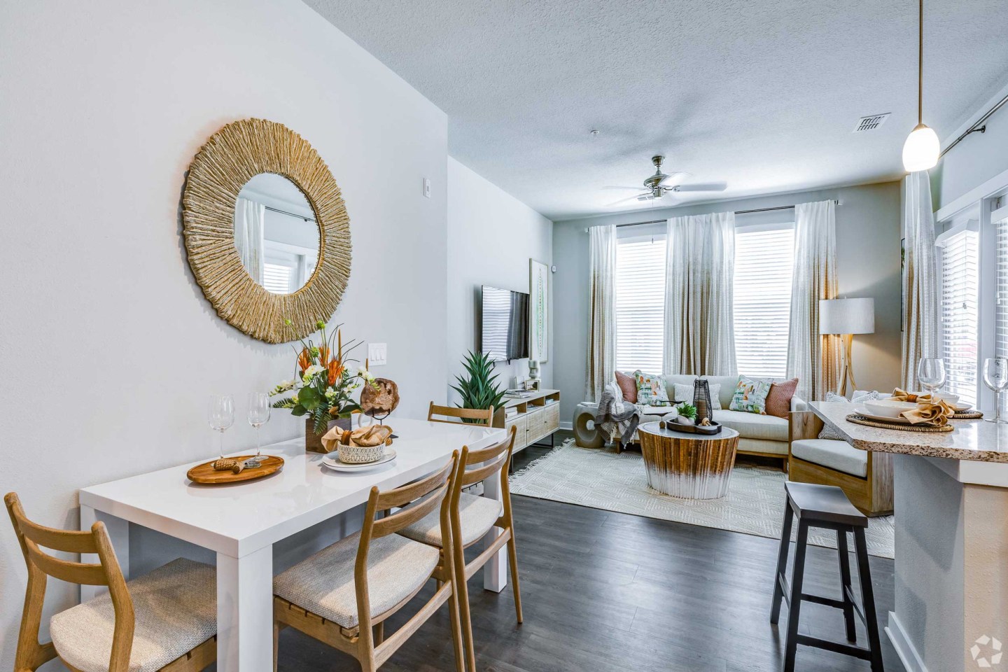Shoreview Waterfront Apartments Image 7