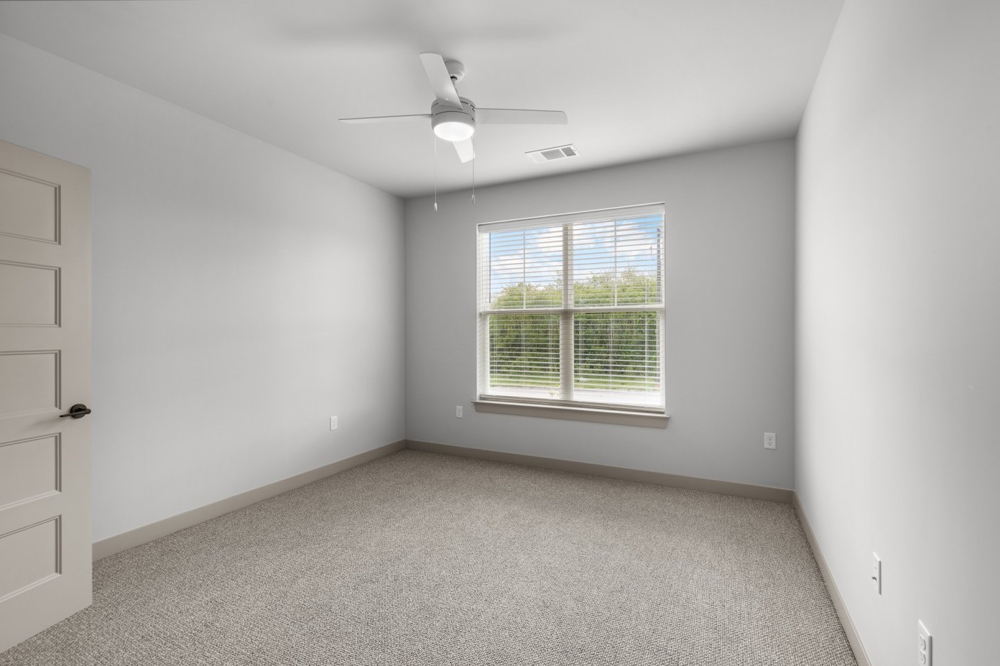 Allure Apartments Image 6