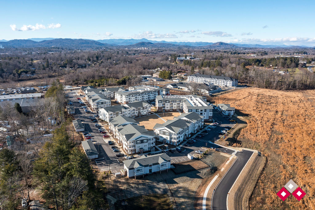 Summit at Hendersonville Image 12
