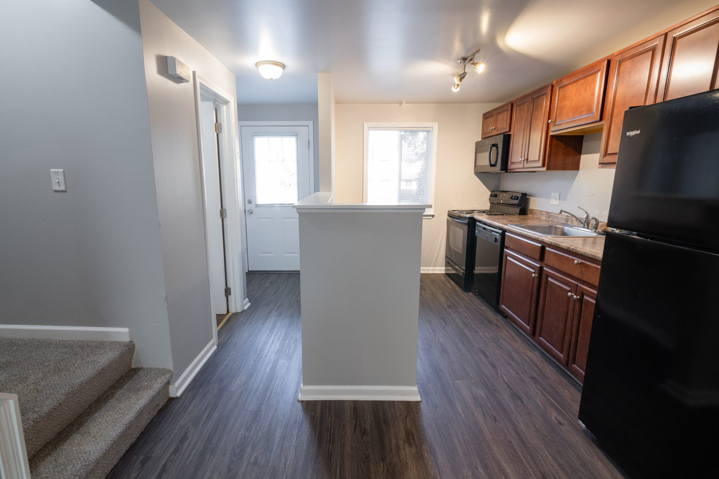 Willowbrooke Apartments & Townhomes Image 6
