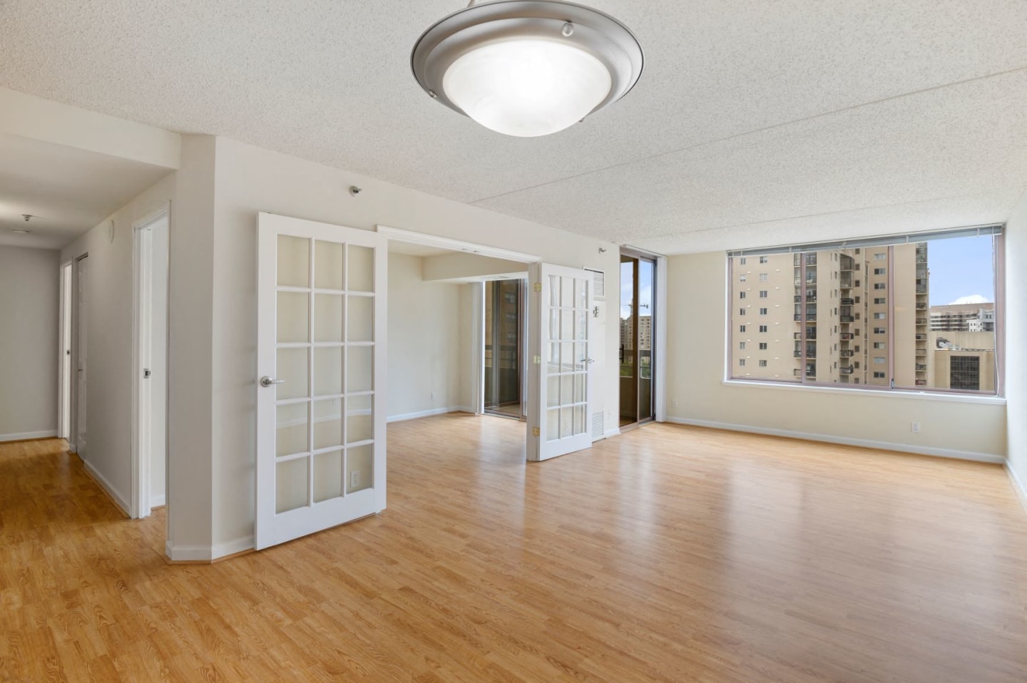 Lenox Club Image 6
