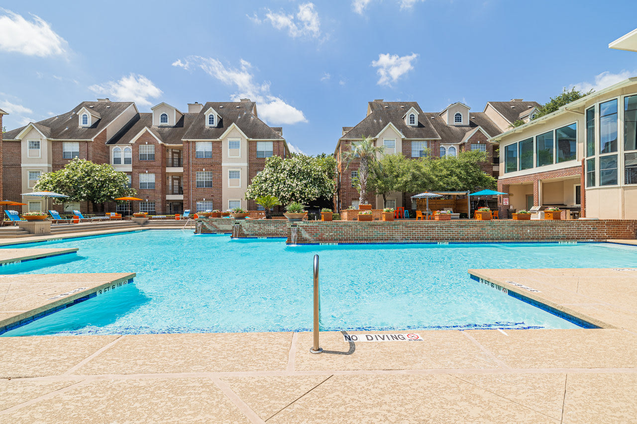The Village at Bellaire Apartments Image 26