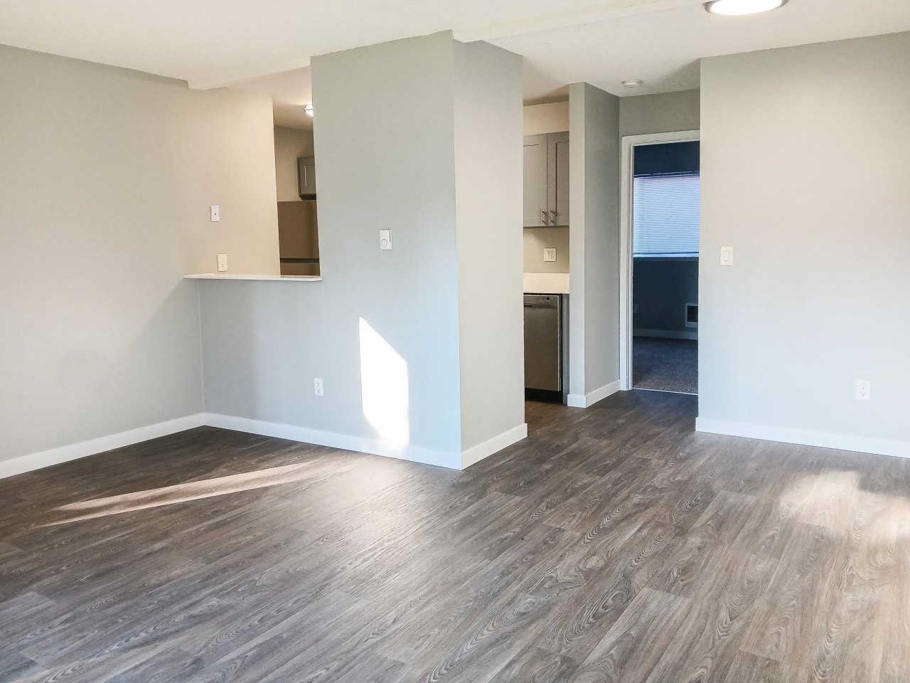 Phoenix Court Apartments Image 33