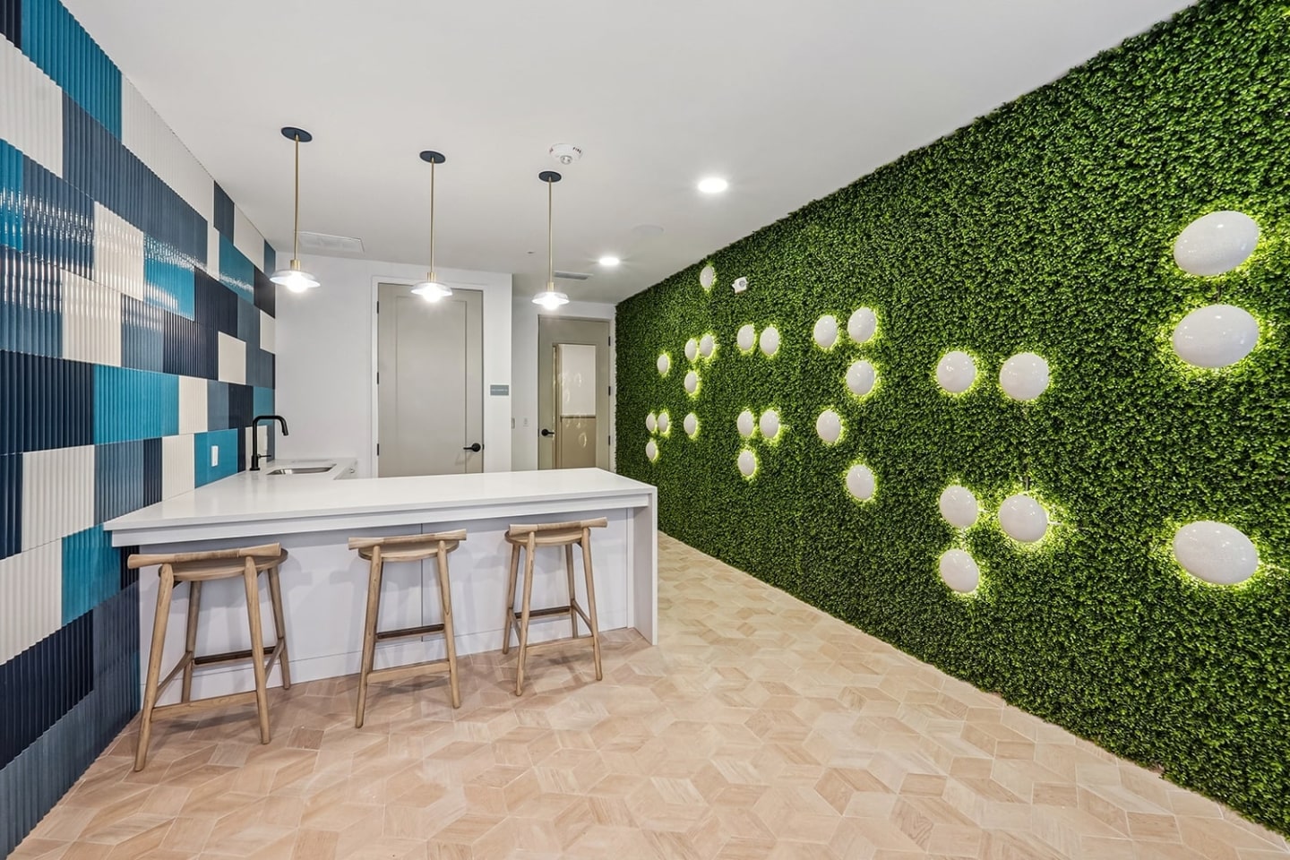 Linz Bayview Apartments Image 10