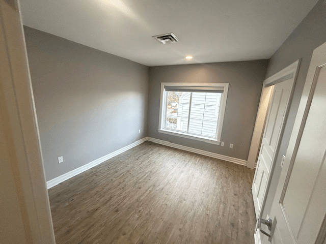 945 Kenmore Avenue Image 16