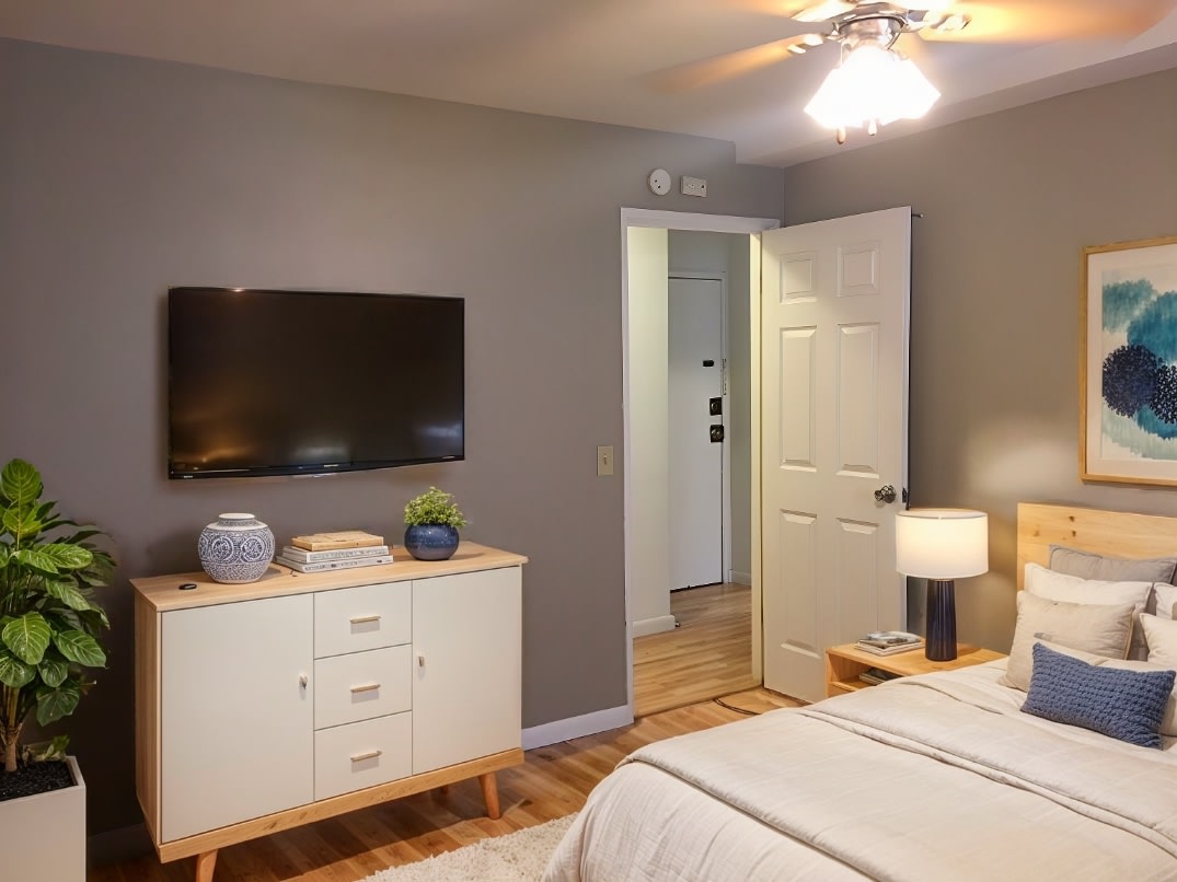 2741 Pillsbury Image 6