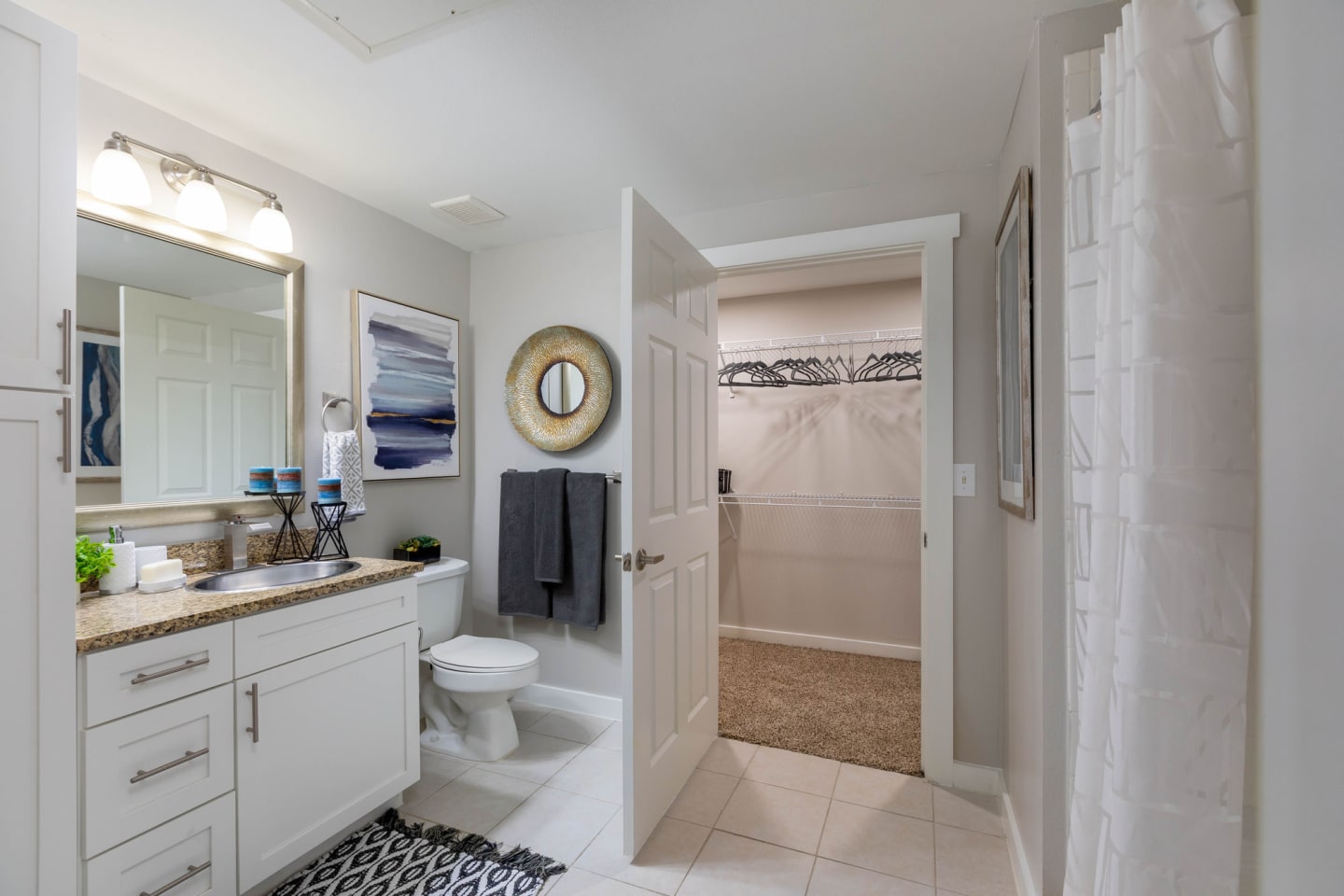 Lakefront Villas Image 5