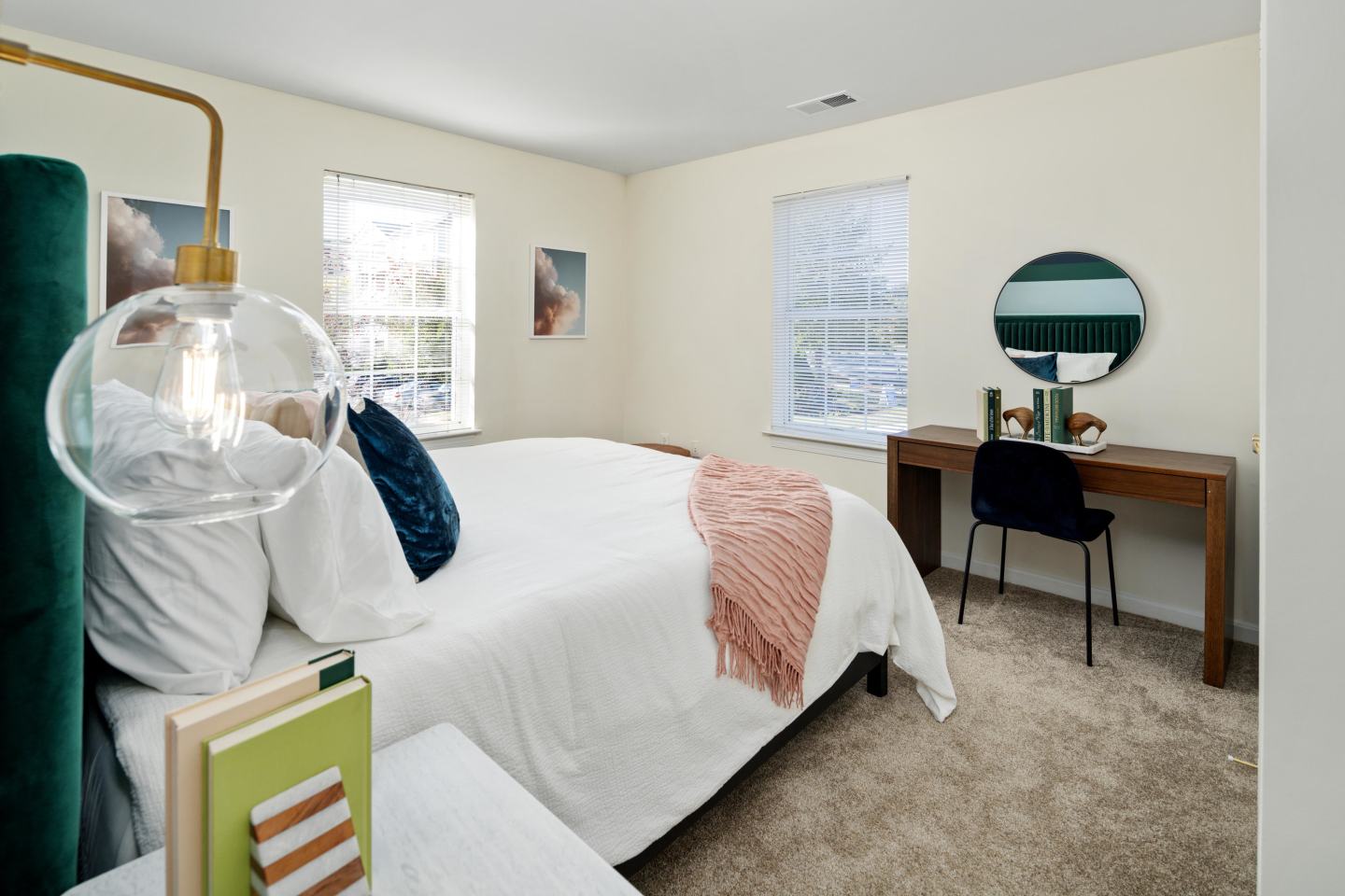 Senior Housing - Manchester Lakes Apartment Homes Image 12