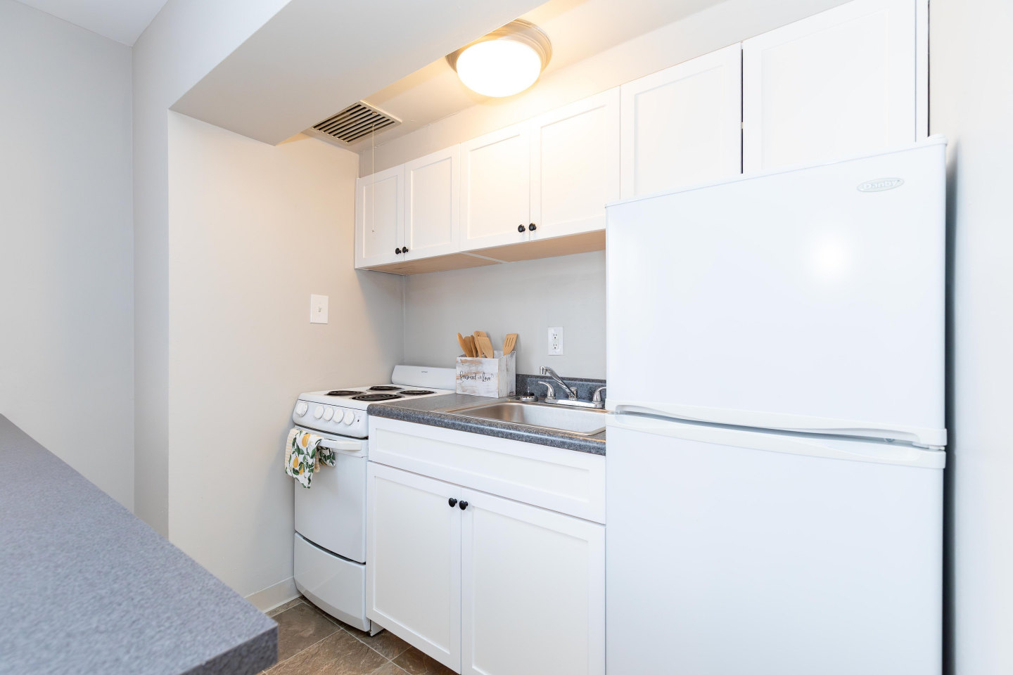 Washington Place Apartments Image 11