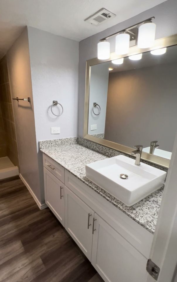 Ridgmar Oaks Apartments Image 12