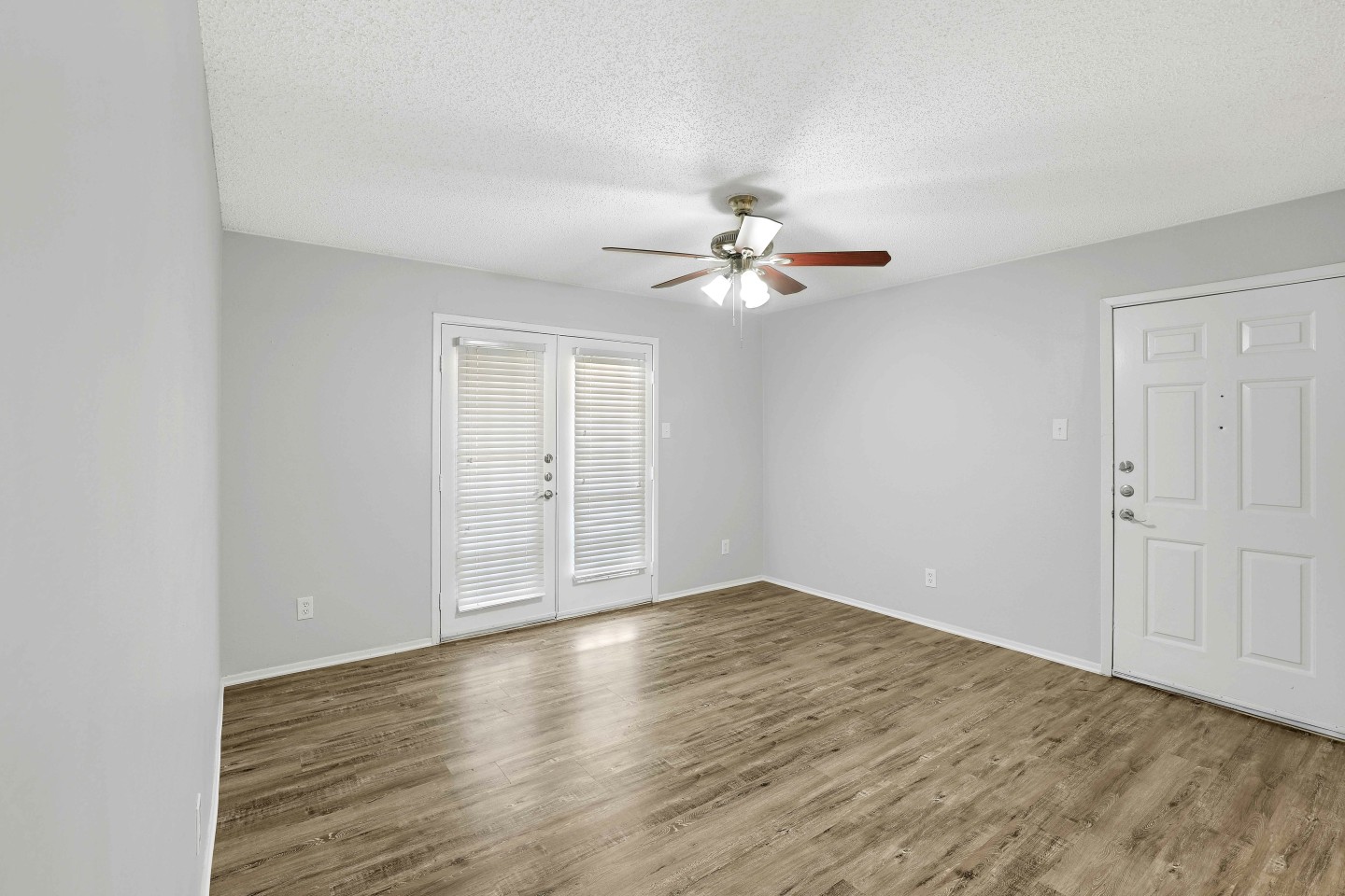 Marine Creek Apartments Image 22