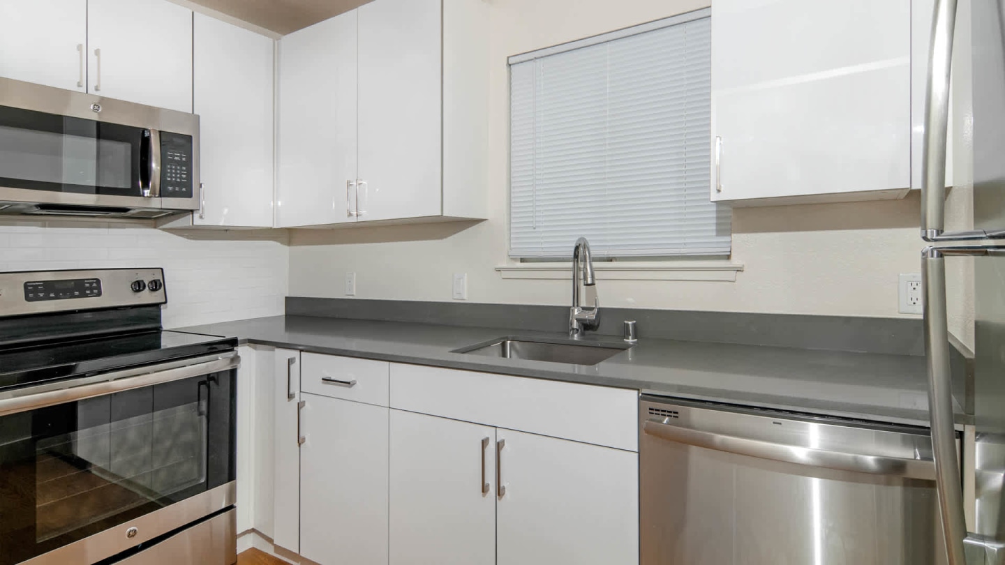 Riva Terra Apartments at Redwood Shores Image 40