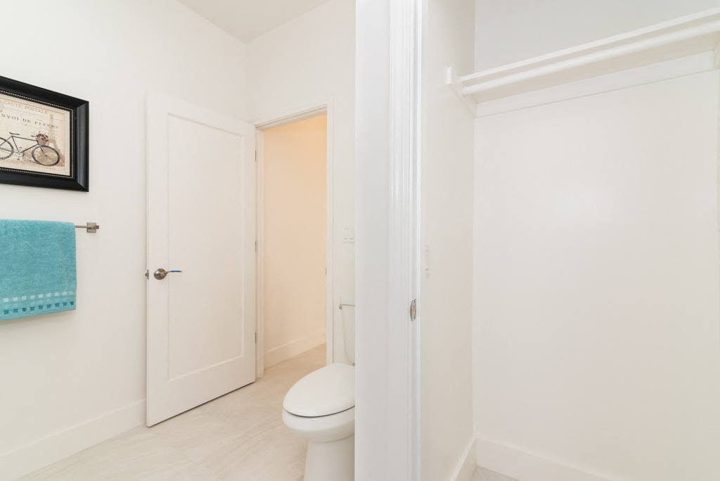 324 Larkin Image 14