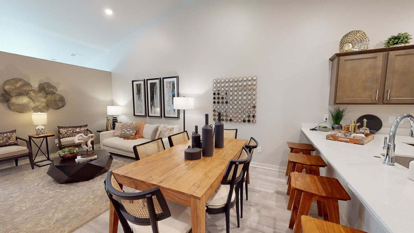 Insignia Apartments Image 3