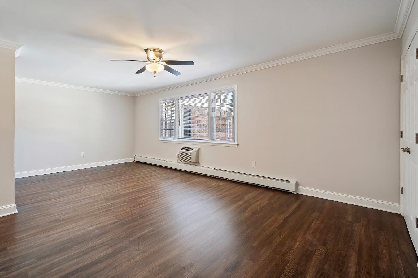 Madison Mall Apartments Image 19