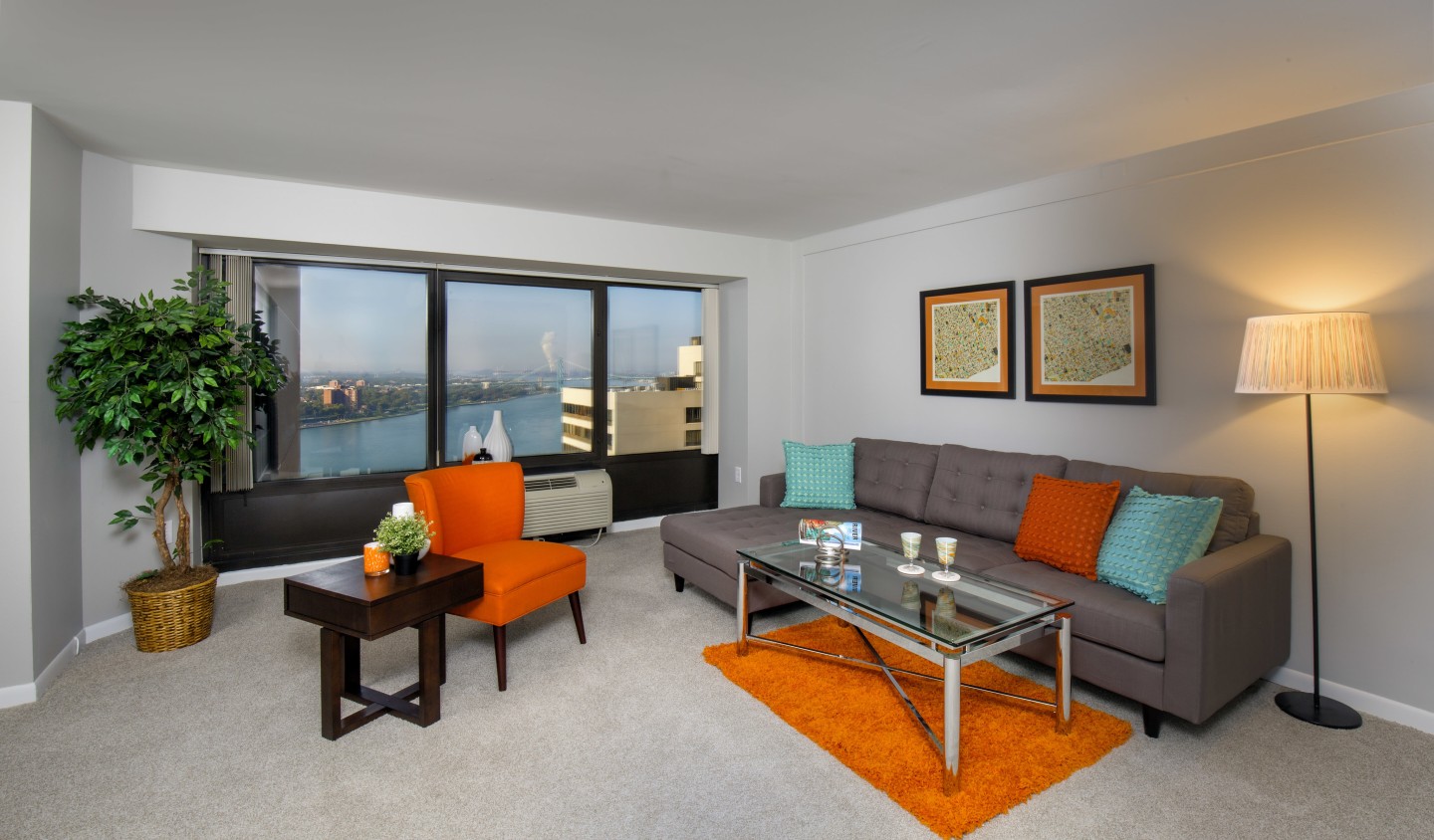 Riverfront Towers Image 11